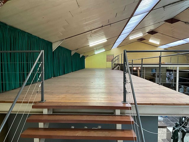 Entresolvloer verdieping hout/staal 330 m2 - afbeelding 34 van  35
