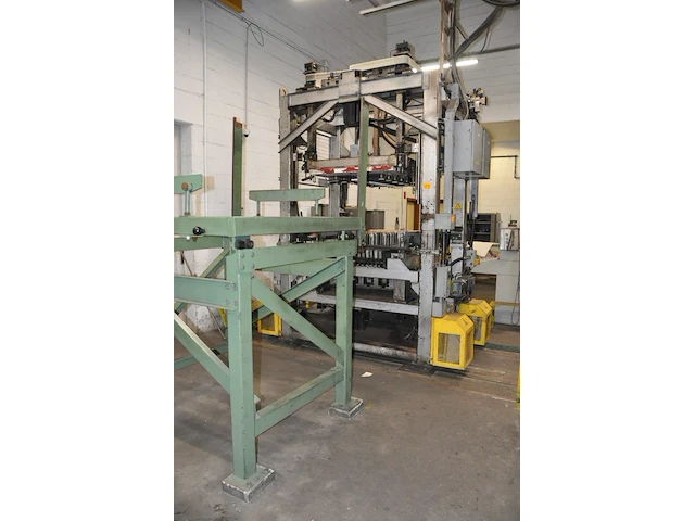 Epb furnace glasstech incl. conveyor, 2 quality control stations, 2 glass buffers - afbeelding 18 van  21