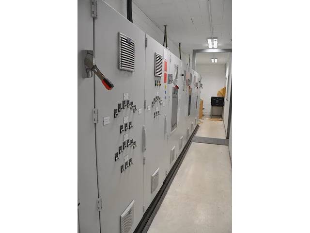 Epb-t furnace gt4 glasstech incl. heating tunnel - afbeelding 41 van  46
