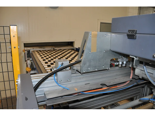 Epb-t furnace gt4 glasstech incl. heating tunnel - afbeelding 44 van  46