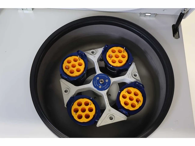 Eppendorf - 5910r - cooled centrifuge - 2019 - afbeelding 10 van  10