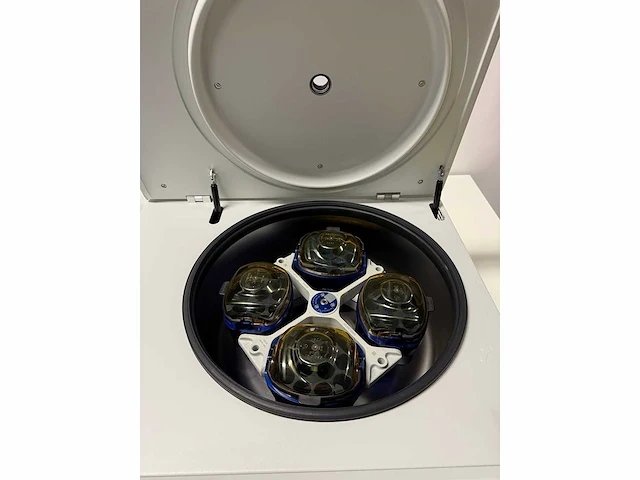 Eppendorf - 5920r - cooled centrifuge - afbeelding 6 van  9