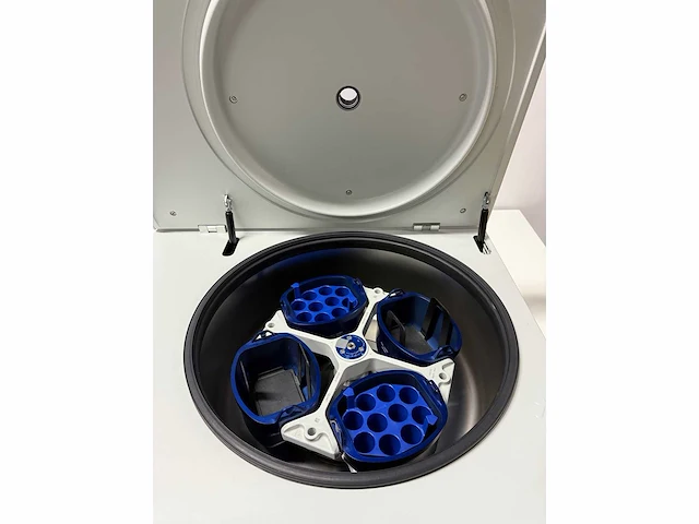Eppendorf - 5920r - cooled centrifuge - afbeelding 7 van  9