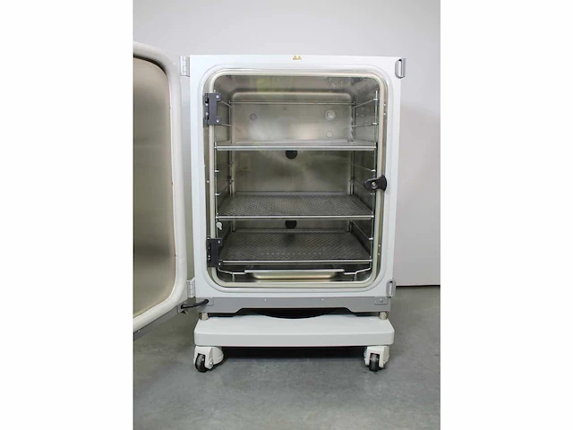 Eppendorf - c170i - laboratory incubator - 2021 - afbeelding 3 van  5