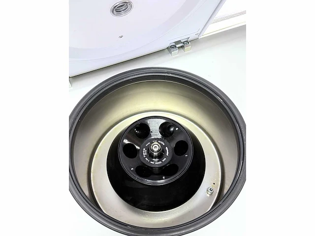 Eppendorf 5804r - gekoelde centrifuge met rotoren - afbeelding 2 van  4