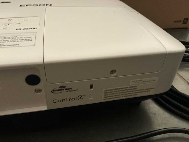 Epson beamer + projectiescherm - afbeelding 7 van  11