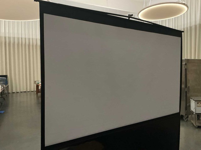 Epson beamer + projectiescherm - afbeelding 10 van  11
