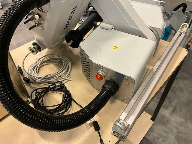 Epson scara robot - afbeelding 8 van  10