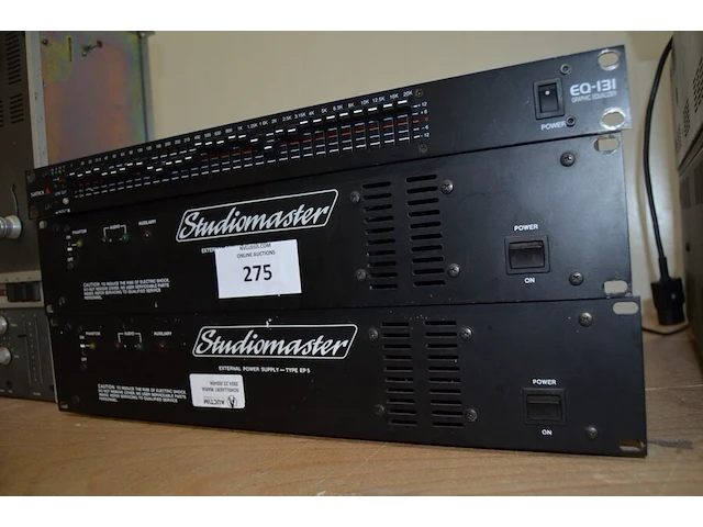 Equalizer samick eq-131, 2 external power supply studiomaster type ep5 - afbeelding 4 van  8