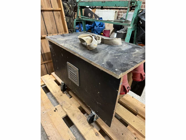 Erea u222752 220>400v transformator - afbeelding 2 van  3