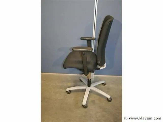 Ergonomische bureaustoel könig & neurath - afbeelding 3 van  5