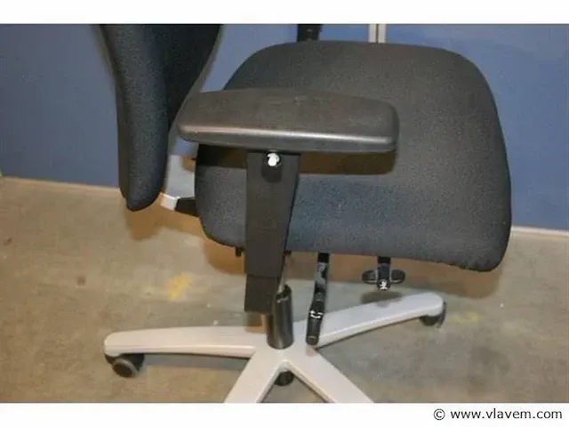 Ergonomische bureaustoel könig & neurath - afbeelding 5 van  5