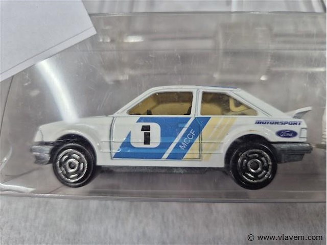 Escort met trailer - afbeelding 3 van  3