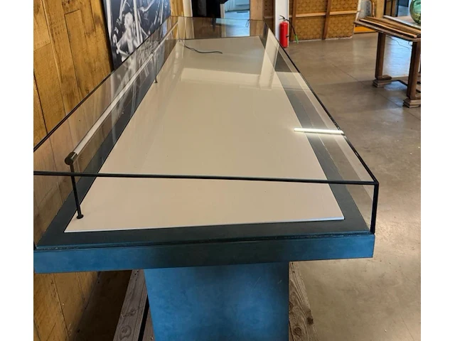 Etalagebank van museumkwaliteit - afbeelding 3 van  9