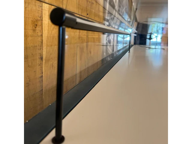 Etalagebank van museumkwaliteit - afbeelding 4 van  9