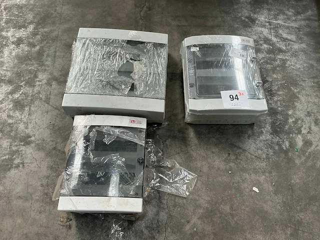 Eti diverse zekeringkasten (3x) - afbeelding 1 van  5