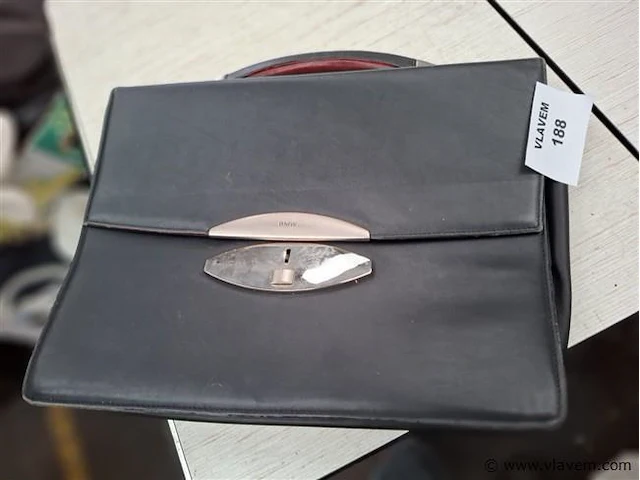 Etui bmw - afbeelding 1 van  3