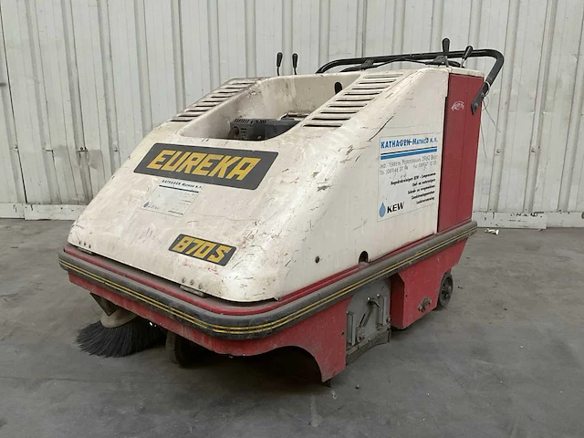 Eureka 870s zelfrijdende veegmachine benzine motor - afbeelding 1 van  16