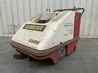 Eureka 870s zelfrijdende veegmachine benzine motor - afbeelding 1 van  16