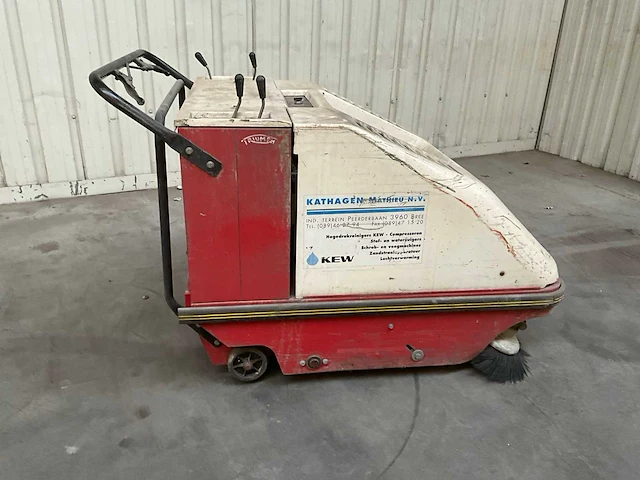 Eureka 870s zelfrijdende veegmachine benzine motor - afbeelding 10 van  16
