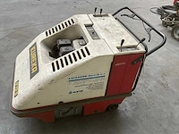 Eureka 870s zelfrijdende veegmachine benzine motor - afbeelding 13 van  16