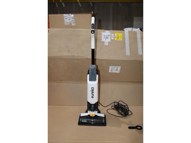 Eureka new300 stofzuiger, droog en nat - afbeelding 3 van  4