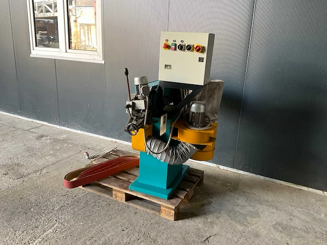 Euro fintec 128 bandschuurmachine - afbeelding 1 van  11