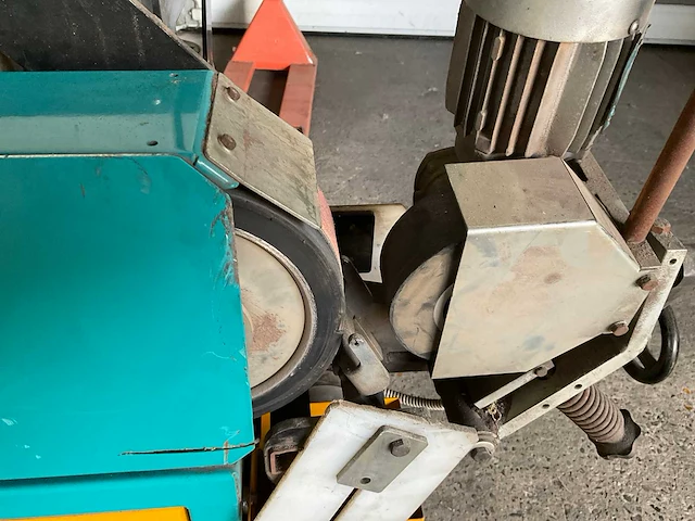 Euro fintec 128 bandschuurmachine - afbeelding 8 van  11