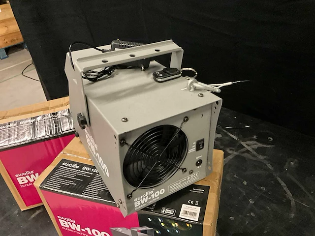 Eurolite bw-100 bw-100 bellenblaasmachine (2x) - afbeelding 5 van  6