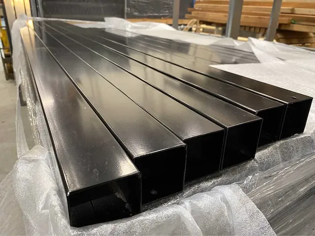 Europees fabrikaat - 2d - 6/5/6mm - lot panelen met palen en bevestigingen - afbeelding 3 van  9