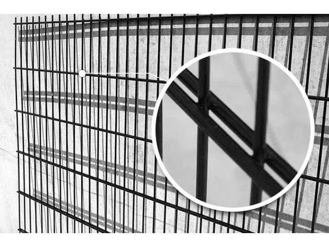 Europees fabrikaat - 2d - 6/5/6mm - lot panelen met palen en bevestigingen - afbeelding 4 van  9