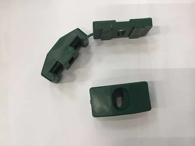 Europees fabrikaat 2d super 8/6/8mm partij panelen met palen en bevestigingen - afbeelding 7 van  10