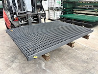 Europees fabrikaat 3d 4/5mm pakket panelen met palen en bevestigingen - afbeelding 1 van  8