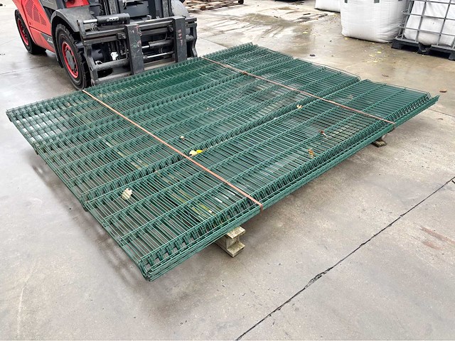 Europees fabrikaat 3d 5mm lot draadpanelen met palen en bevestigingen - afbeelding 6 van  12