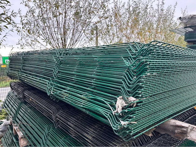 Europees fabrikaat 3d 5mm lot draadpanelen met palen en bevestigingen - afbeelding 12 van  15