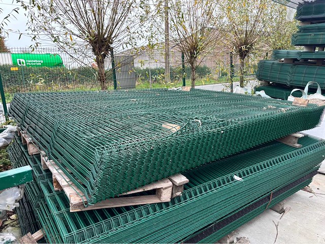 Europees fabrikaat 3d 5mm lot draadpanelen met palen en bevestigingen - afbeelding 1 van  15