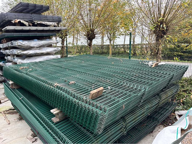 Europees fabrikaat 3d 5mm lot draadpanelen met palen en bevestigingen - afbeelding 9 van  15