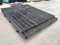 Europees fabrikaat 3d 5mm lot draadpanelen met palen en bevestigingen - afbeelding 5 van  12