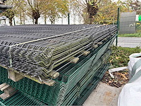 Europees fabrikaat 3d 5mm lot draadpanelen met palen en bevestigingen - afbeelding 9 van  15