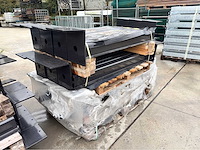 Europees fabrikaat 3d 5mm lot draadpanelen met palen en bevestigingen - afbeelding 5 van  8