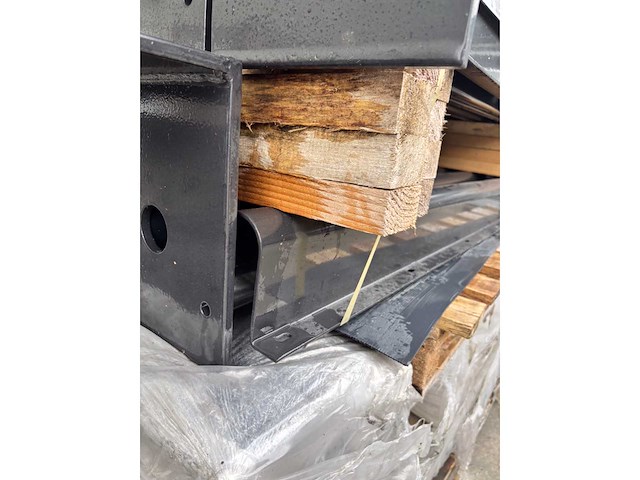 Europees fabrikaat 3d 5mm lot draadpanelen met palen en bevestigingen - afbeelding 8 van  8