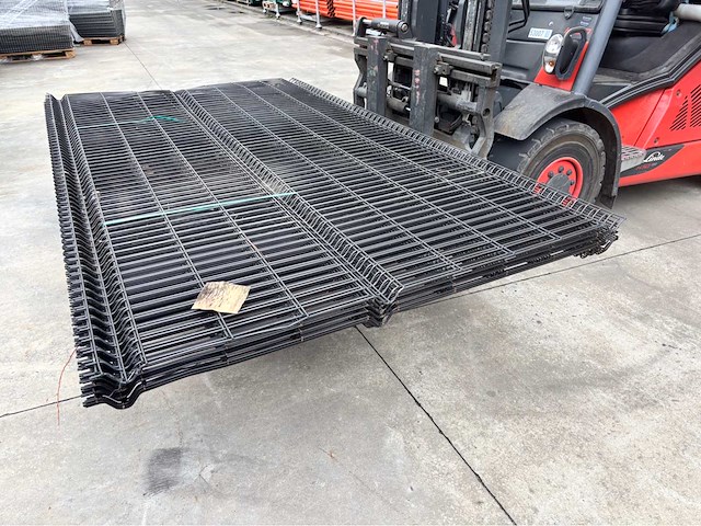 Europees fabrikaat 3d 5mm pakket panelen met palen en bevestigingen - afbeelding 4 van  11