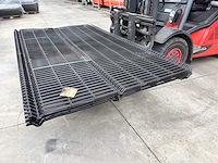 Europees fabrikaat 3d 5mm pakket panelen met palen en bevestigingen - afbeelding 4 van  11