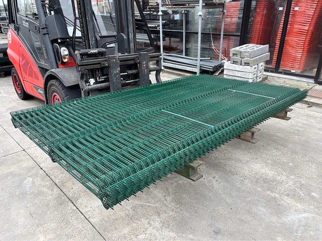 Europees fabrikaat 3d 5mm pakket panelen met palen en bevestigingen - afbeelding 3 van  10