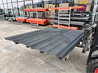 Europees fabrikaat 3d 5mm pakket panelen met palen en bevestigingen - afbeelding 3 van  10