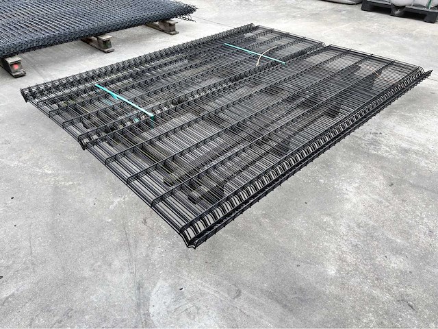 Europees fabrikaat 3d 5mm pakket panelen met palen en bevestigingen - afbeelding 3 van  10