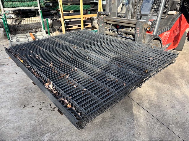 Europees fabrikaat 3d enkele staafpanelen lot panelen met palen en bevestigingen - afbeelding 6 van  12