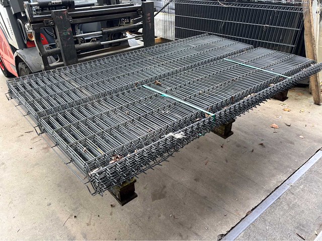 Europees fabrikaat 3d enkele staafpanelen lot panelen met palen en bevestigingen - afbeelding 1 van  16