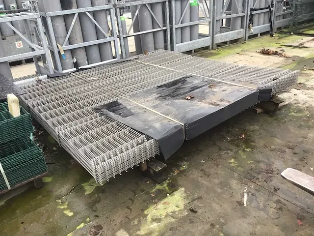 Europees fabrikaat 3d lot grijze panelen - afbeelding 1 van  5