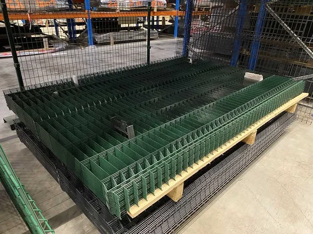 Europees fabrikaat 3d pakket draadpanelen met palen en bevestigingen - afbeelding 1 van  8